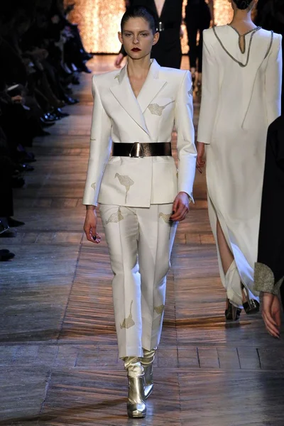 Look 33